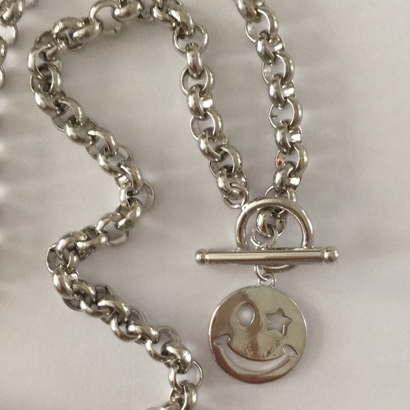 Silver rolo chain with silver smiley face charm - Picture 3 of 3